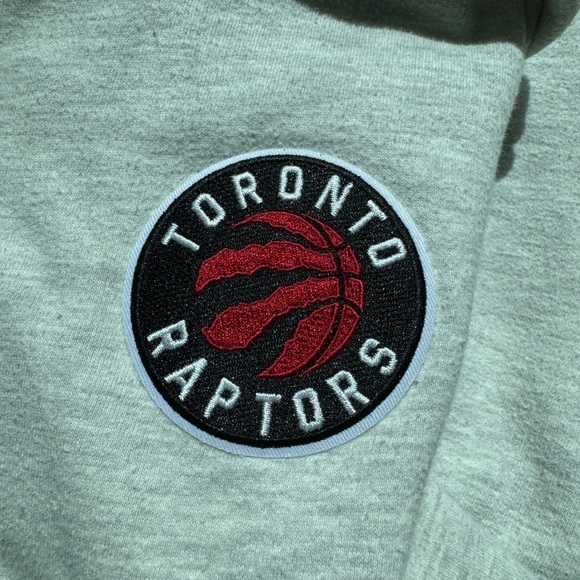 Antigua Toronto Raptors Hooded Sweatshirt - Picture 4 of 4